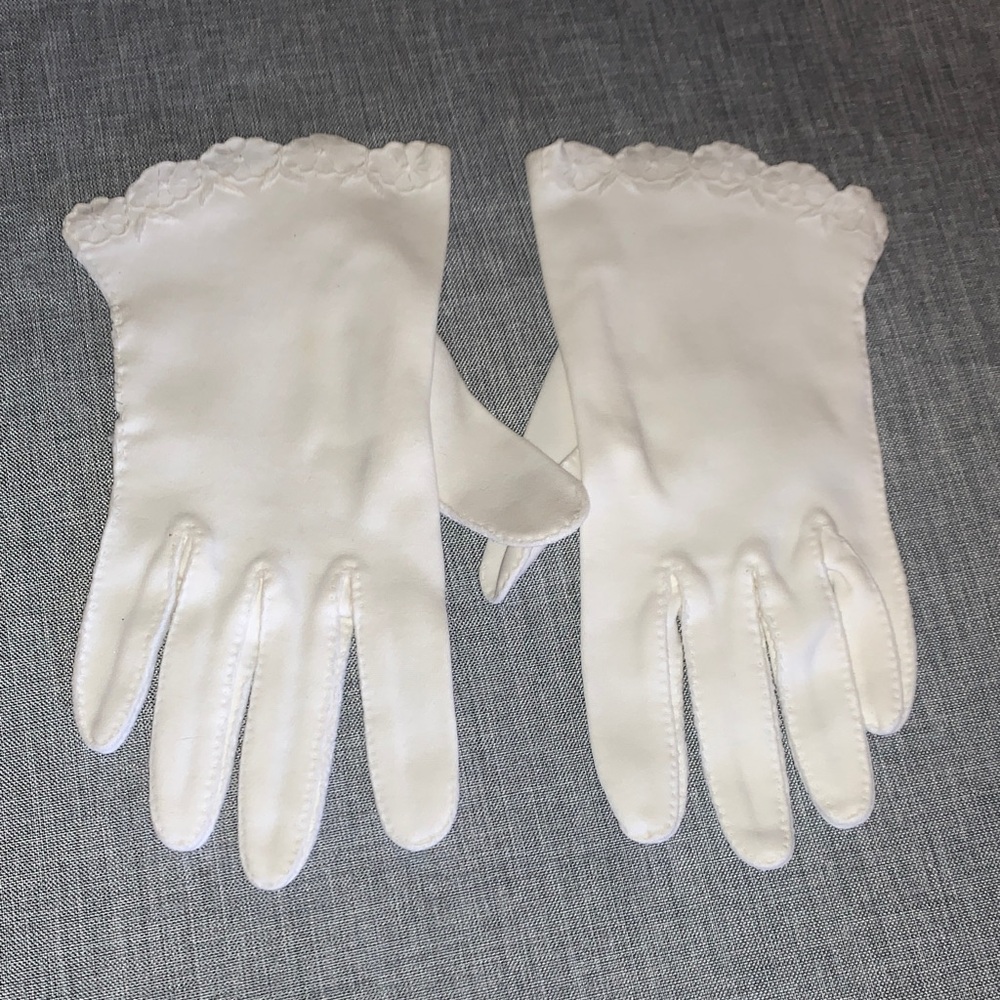 Pretty Vintage MCM White Gloves•EVC!